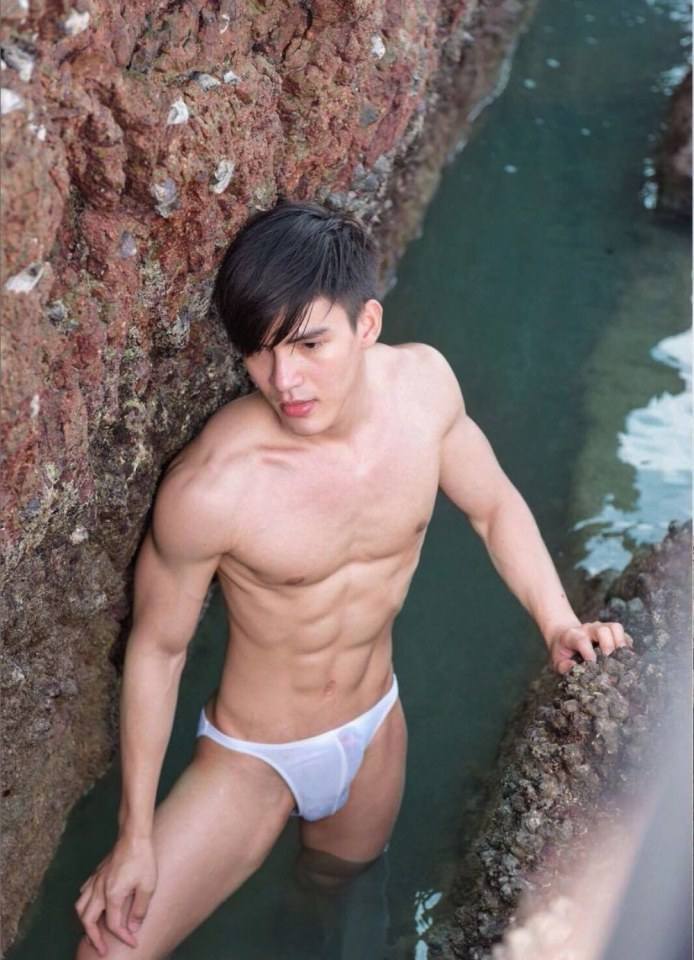 อยากกอดแล้วถอดเล่น