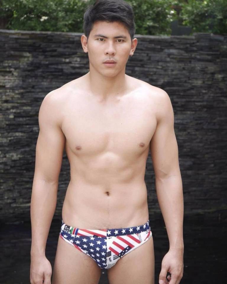 อยากกอดแล้วถอดเล่น