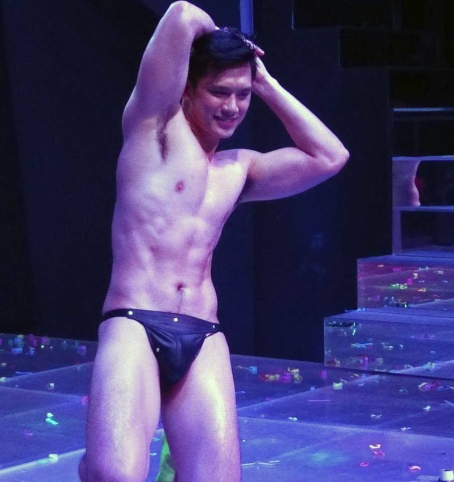 อยากกอดแล้วถอดเล่น