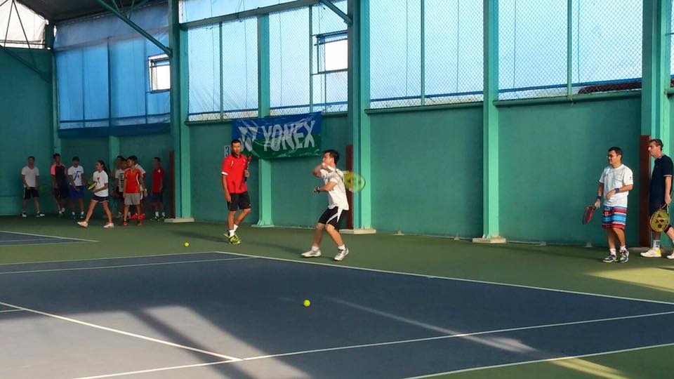 ภราดร ศรีชาพันธุ์ ใน Tennis clinic ครั้งที่ 2 แนะนำการเล่นให้กับผู้ที่สนใจ