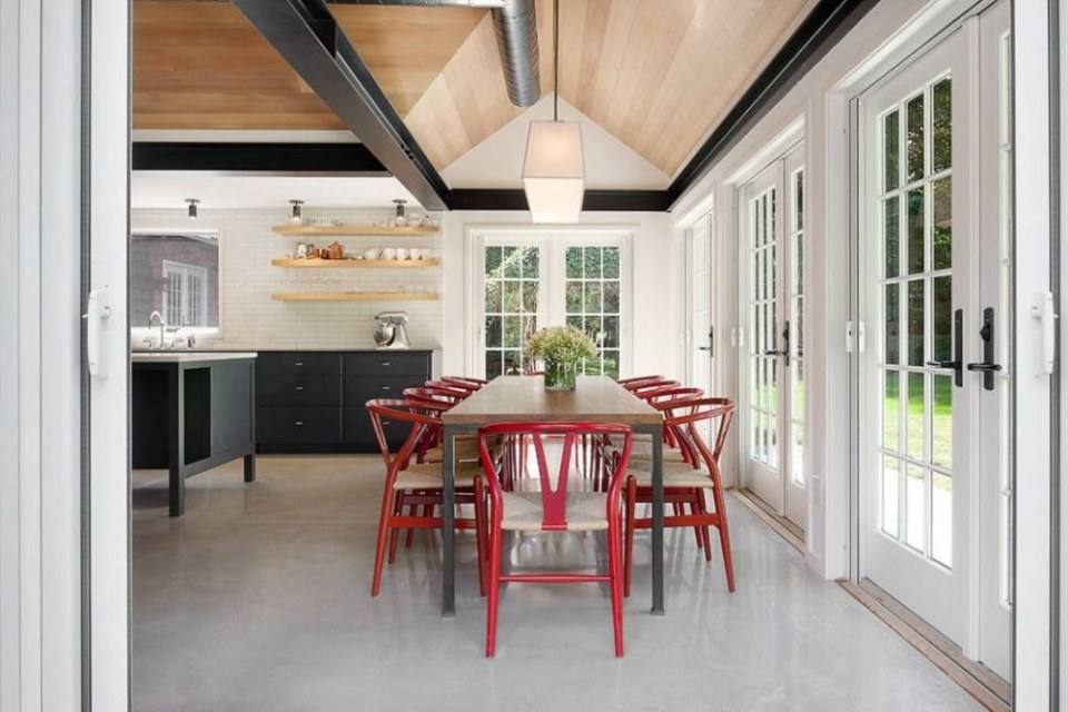 Country Home by Andre Tchelistcheff Architects