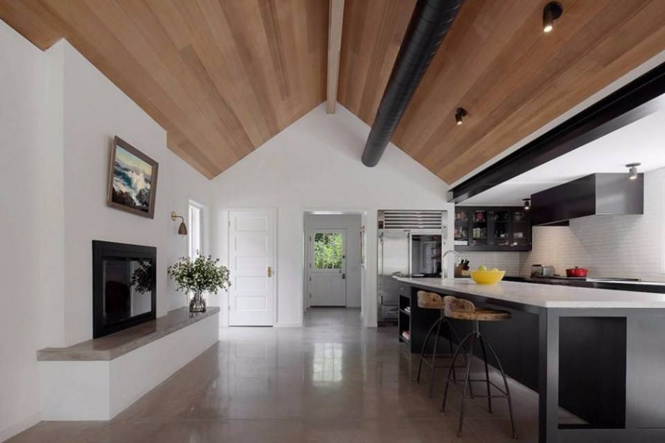 Country Home by Andre Tchelistcheff Architects