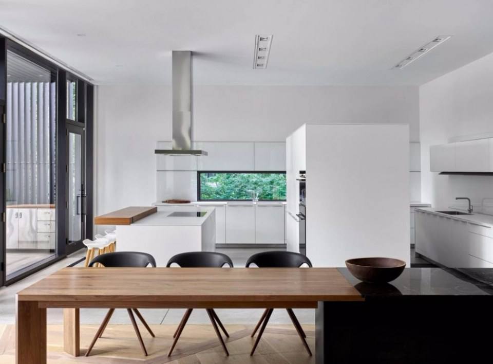 Bilateral House by Commute Design