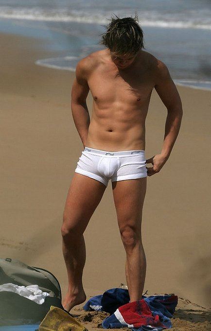 hot male 206 (18+)