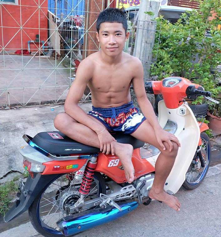พี่รักนักมวย
