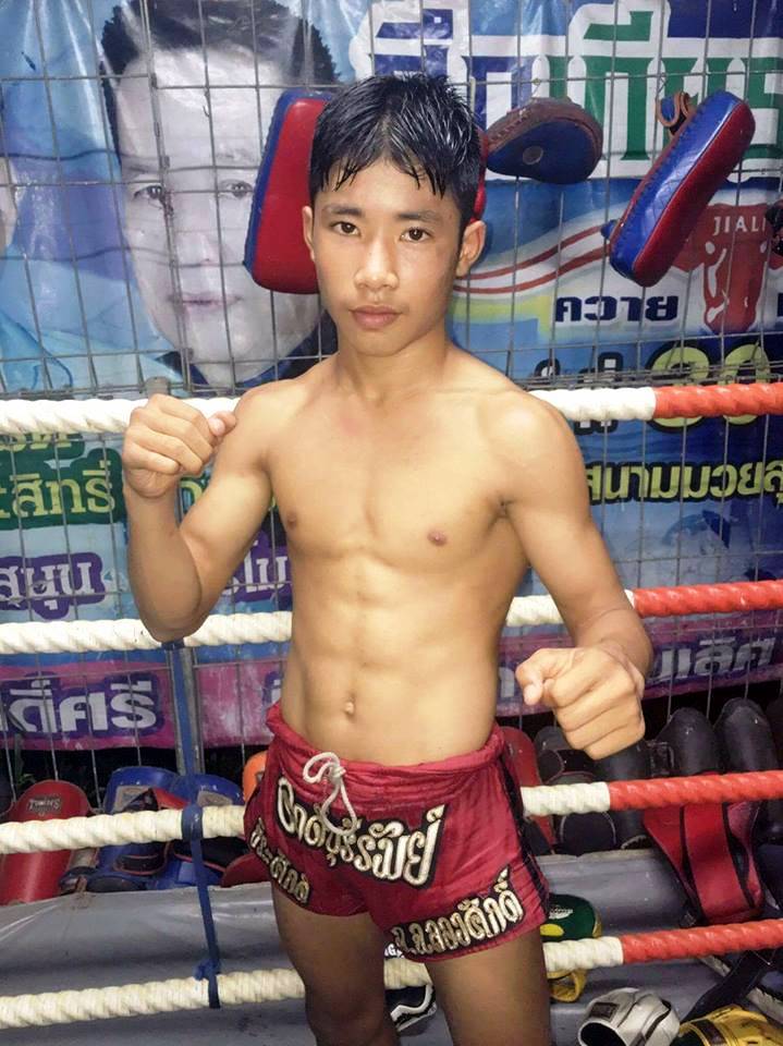 พี่รักนักมวย