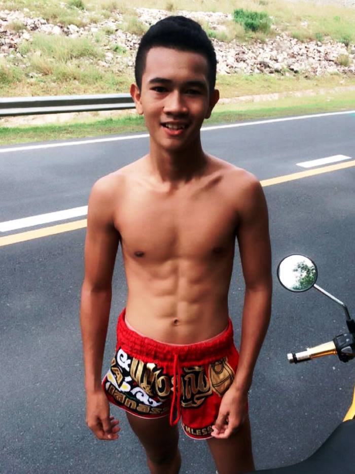 พี่รักนักมวย