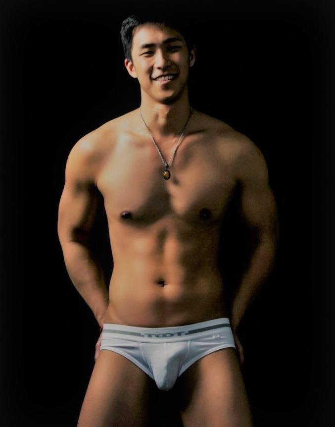 hot male 209 (18+)