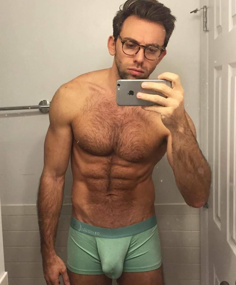hot male 209 (18+)