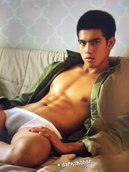 hot male 212 (18+)