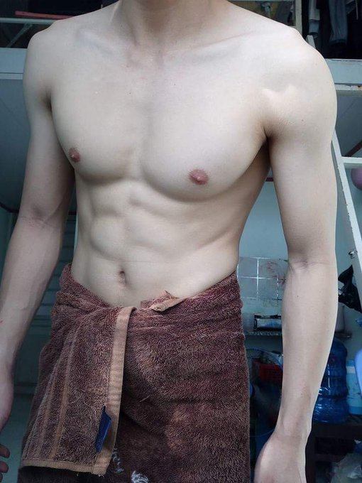 hot male 212 (18+)