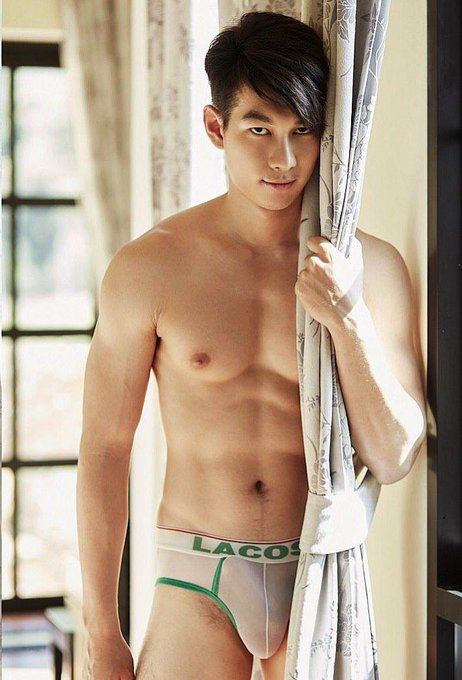 hot male 212 (18+)