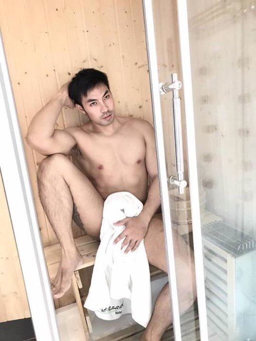 hot male 212 (18+)