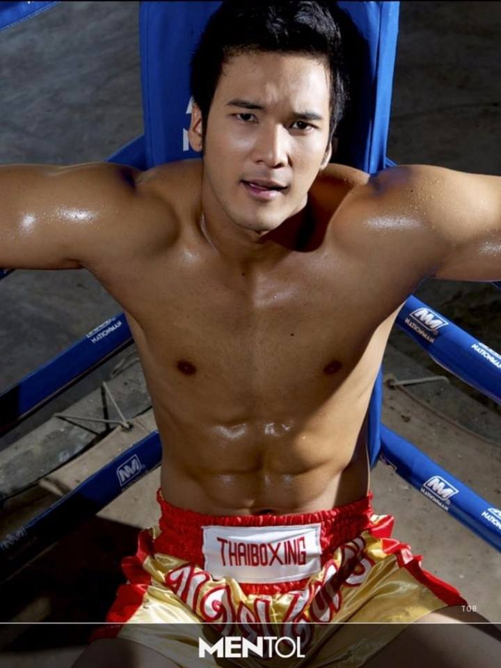 บ้ากล้ามหน้าท้อง