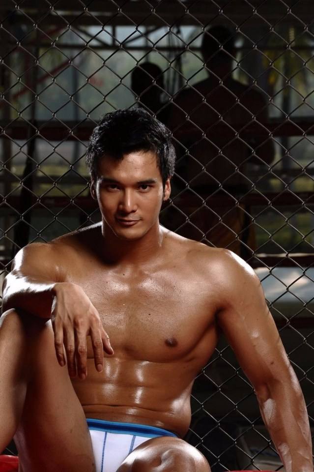 บ้ากล้ามหน้าท้อง