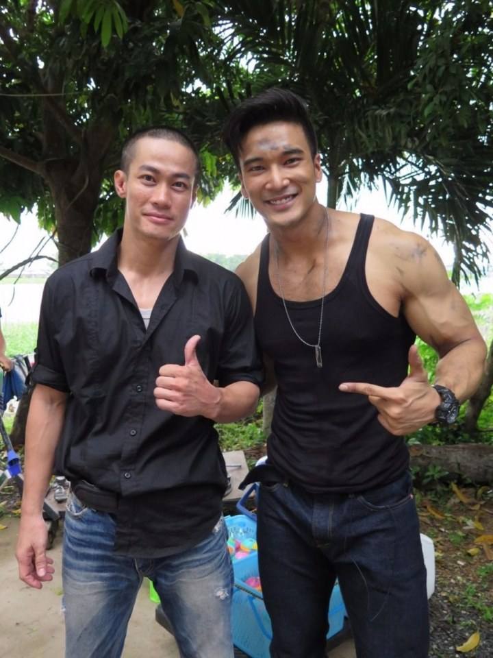 บ้ากล้ามหน้าท้อง