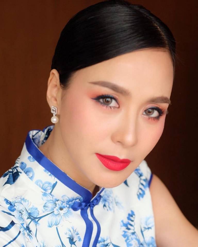 รถเมล์​  คนึง​นิจ​ ​อายุ​  32