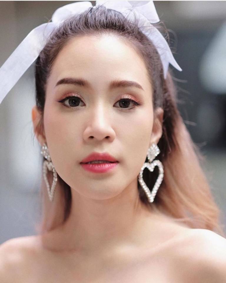 ฟาง พิชญา อายุ 32