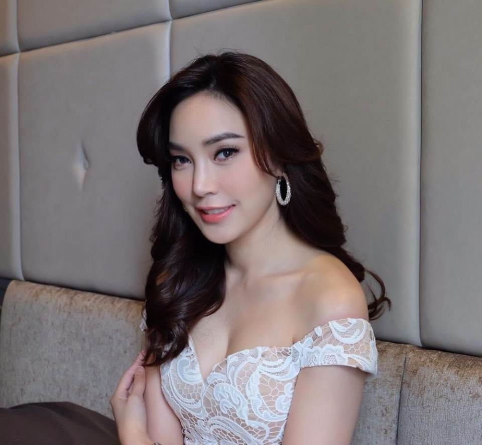 เมย์​  พิชญ์​นาฏ​  อายุ​ 36