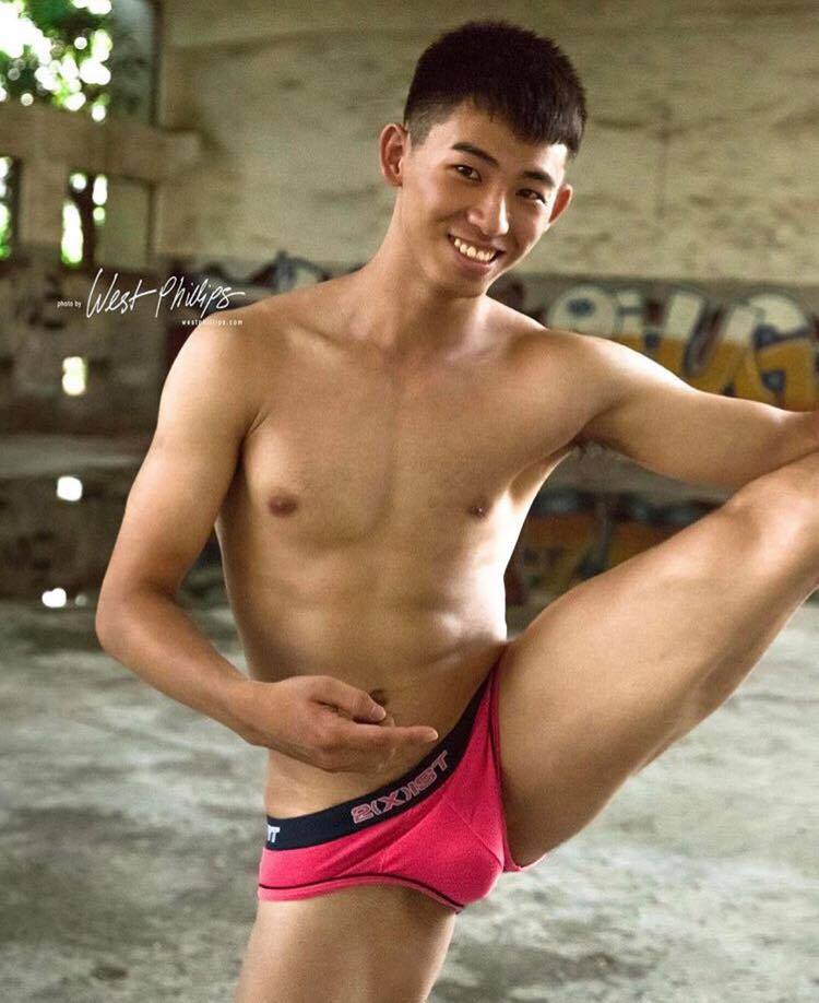 ตี๋แซ่บหุ่นดี 01