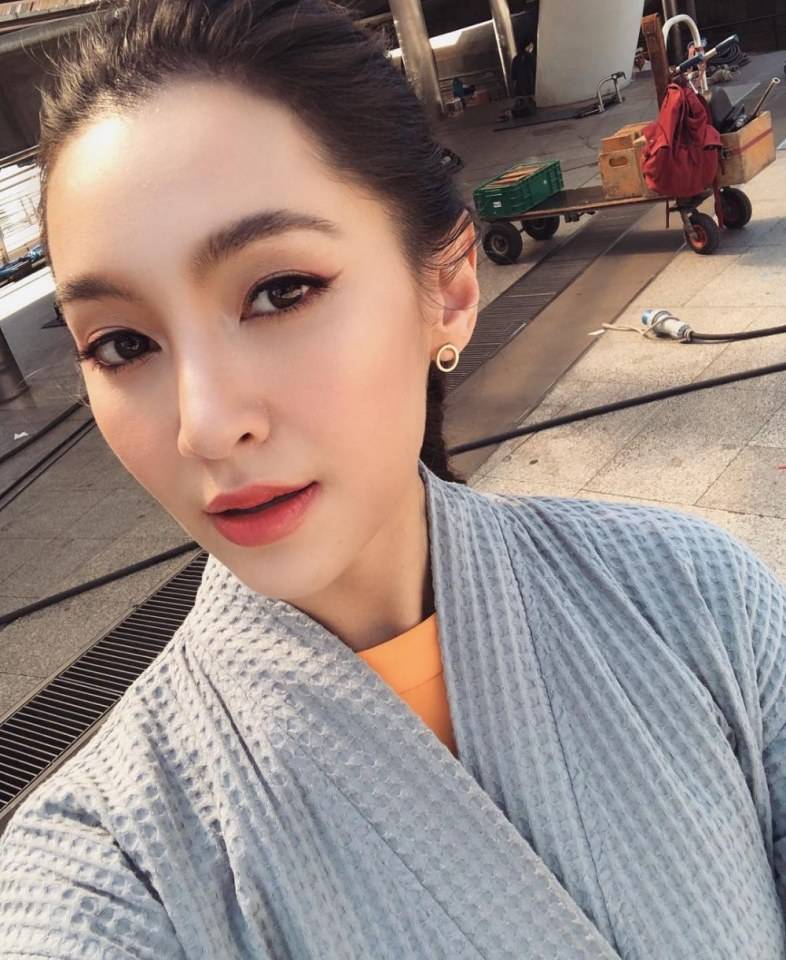 เบลล่า​ ​ราณี​ ฉายา​ นารีปีทอง