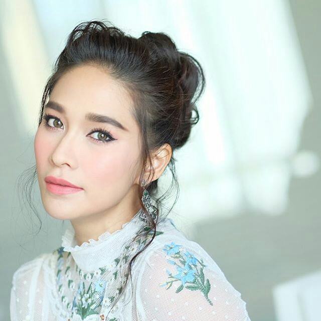 พลอย​เฌอ​มาลย์​ ฉายา ปากปลาร้าหน้าเปะ(2555)