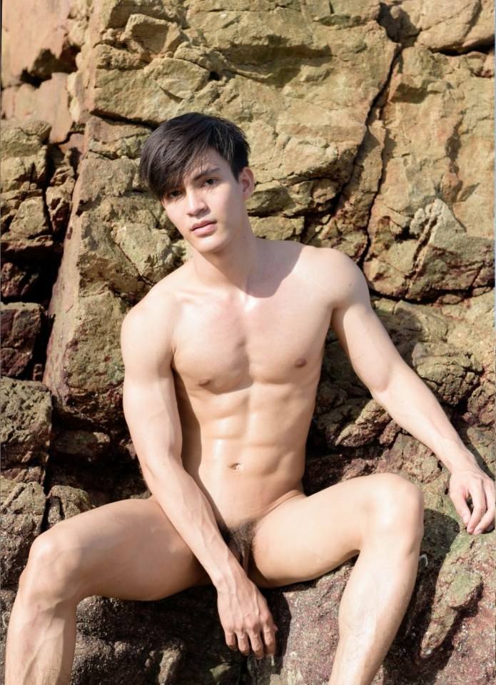 hot male 218 (18+)
