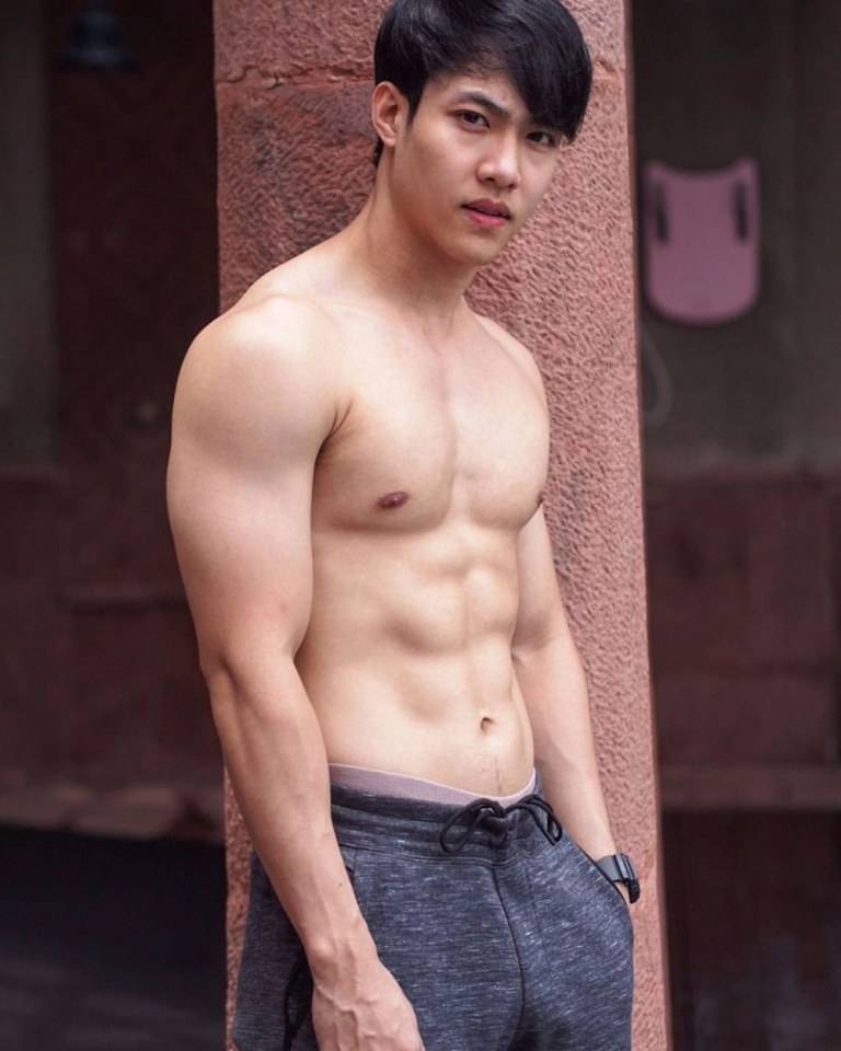 กล้าม นม ขน ใส แบบไหนๆก็โดน