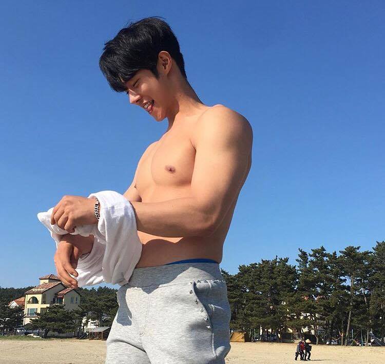 น้องเกาหุ่นน่าซบ ๑