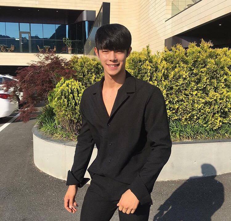 น้องเกาหุ่นน่าซบ ๑