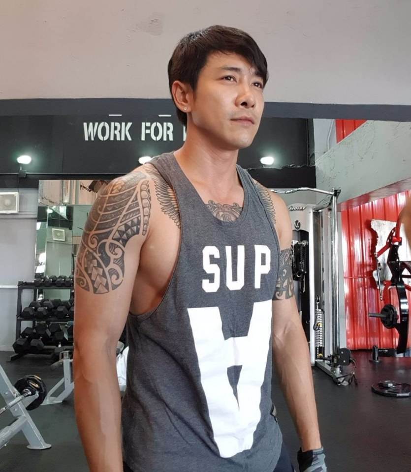 นักร้องดาราน่าเอา
