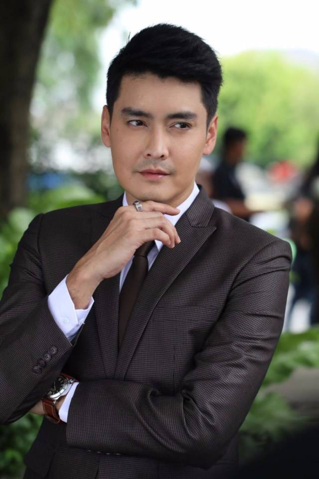 นักร้องดาราน่าเอา