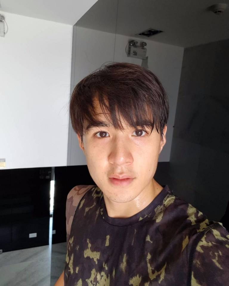 นักร้องดาราน่าเอา