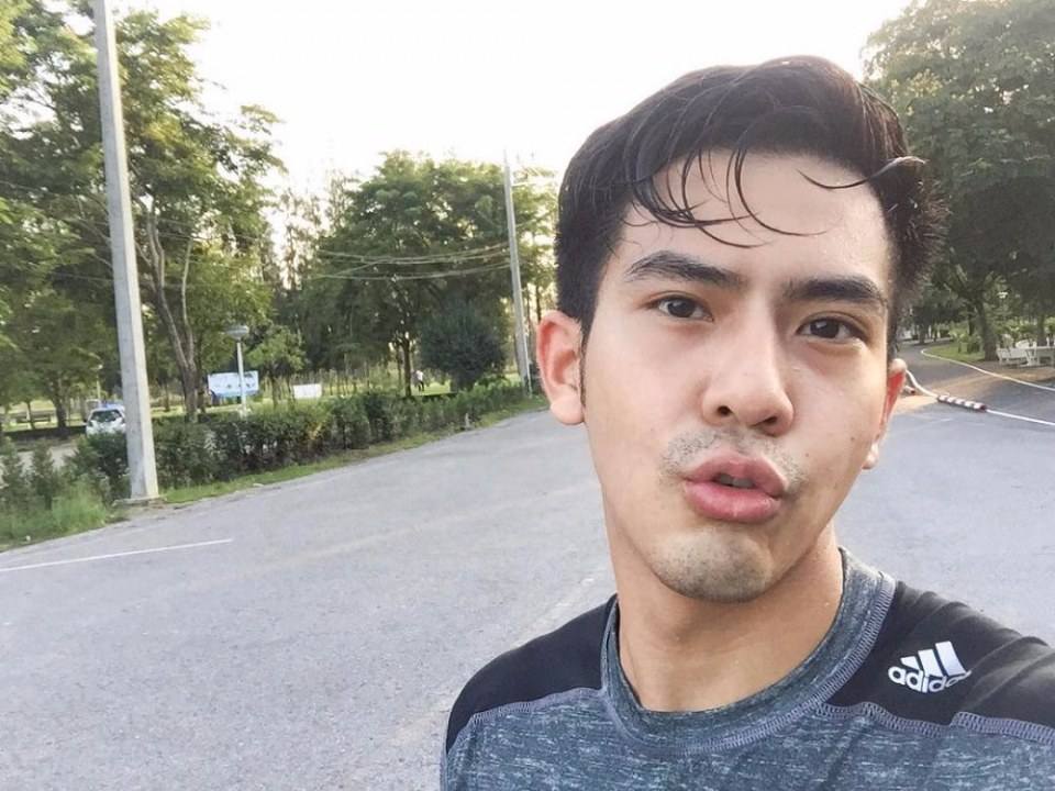 นักร้องดาราน่าเอา