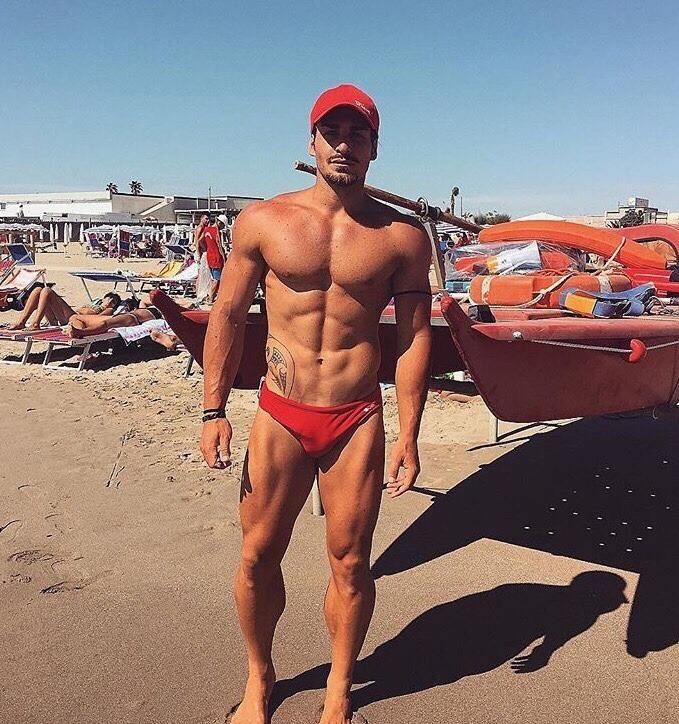 hot male 220 (18+)