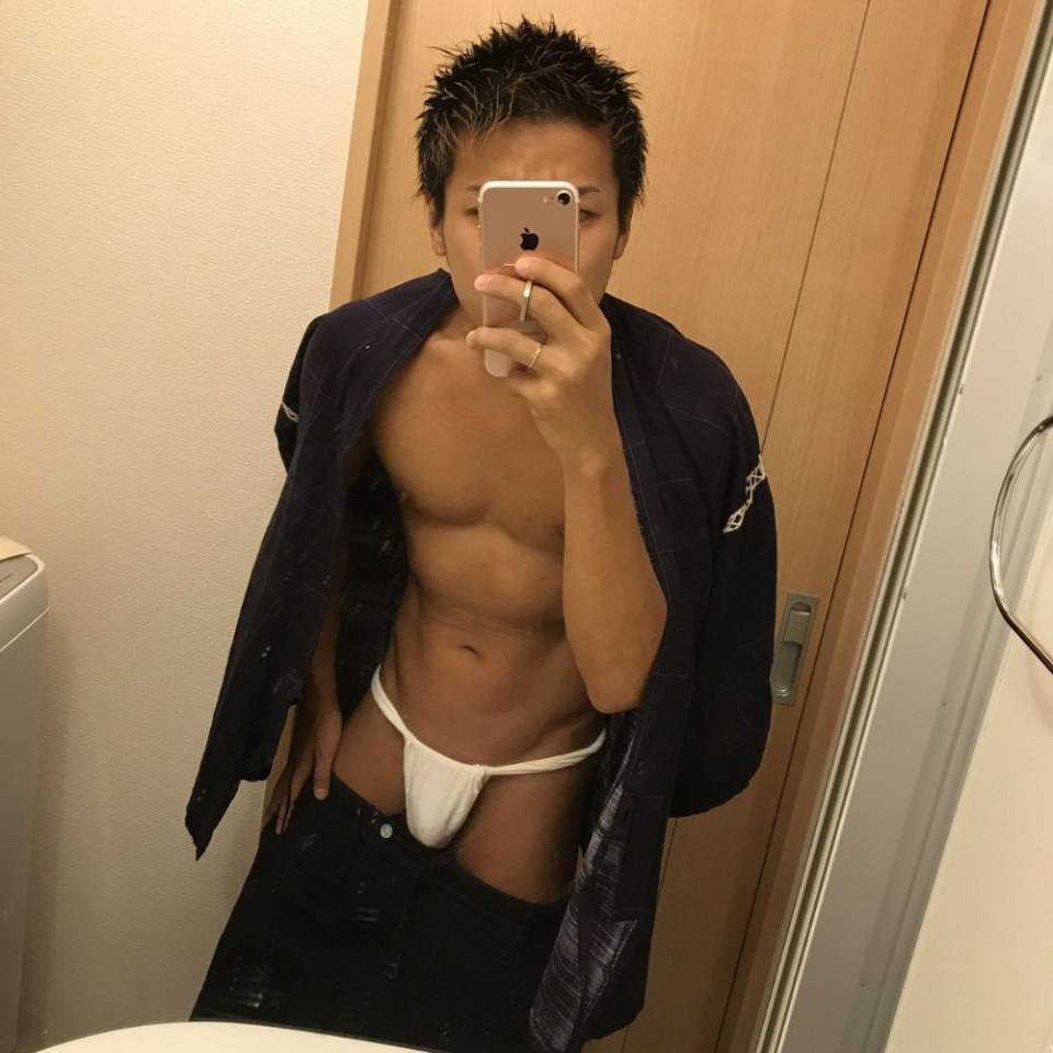 hot male 221 (18+)