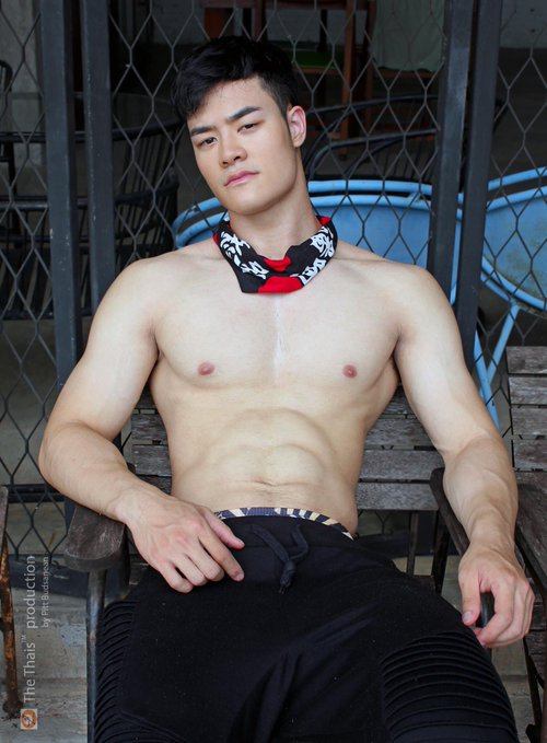 hot male 221 (18+)