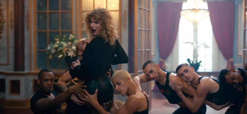 ลืมลุคเดิมๆของ Taylor Swift ไปได้เลย ทำไมน่ะหรอ เพราะเธอได้ตายไปแล้วไงละ Oh, 'cause she's dead !