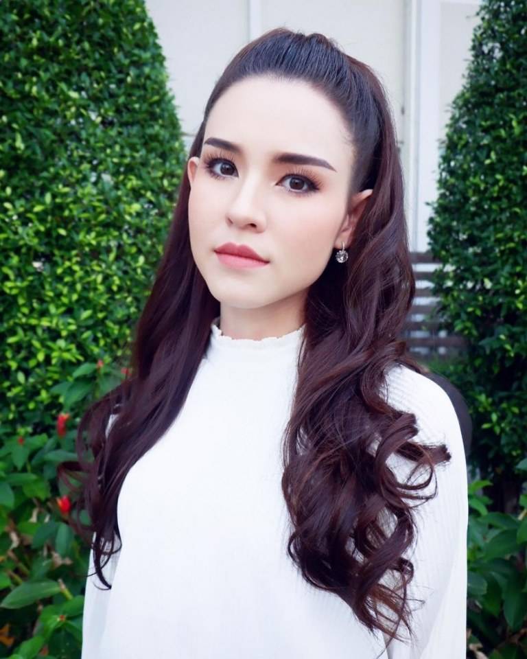 เเก้วใส คริสตัล