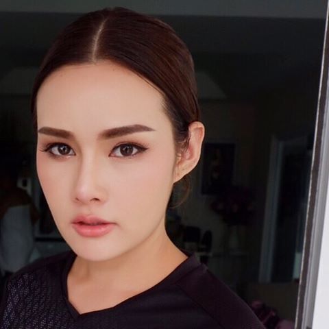 หญิง​ รฐา