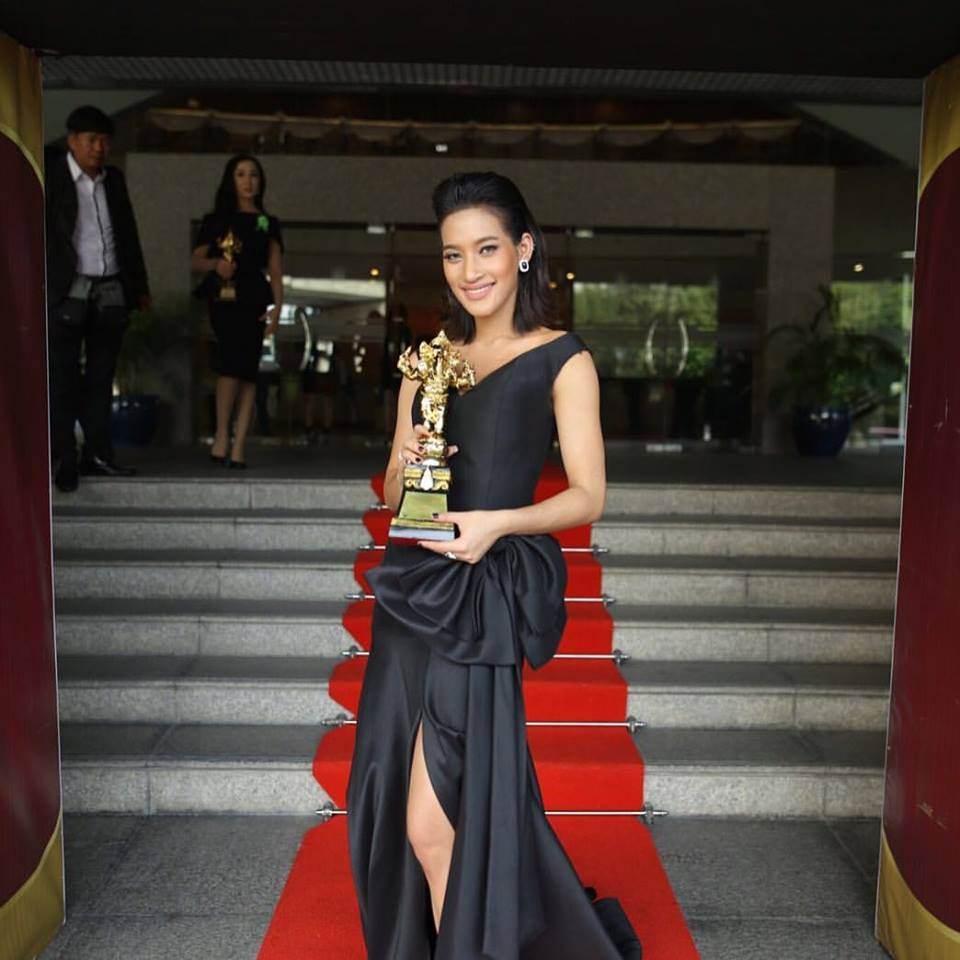 ทำเอาแฟนคลับใจเต้นกันเลยทีเดียวหลังจากที่Da Endorphine ส่งข้อความถึงพริ้ม จันทร์ทิพย์ หลังจากได้รับรางวัลศิลปินดีเด่น2560 ในงานประทานรางวัล"พิฆเนศวร"รางวัลวิทยุโทรทัศน์แห่งชาติประจำปี2560