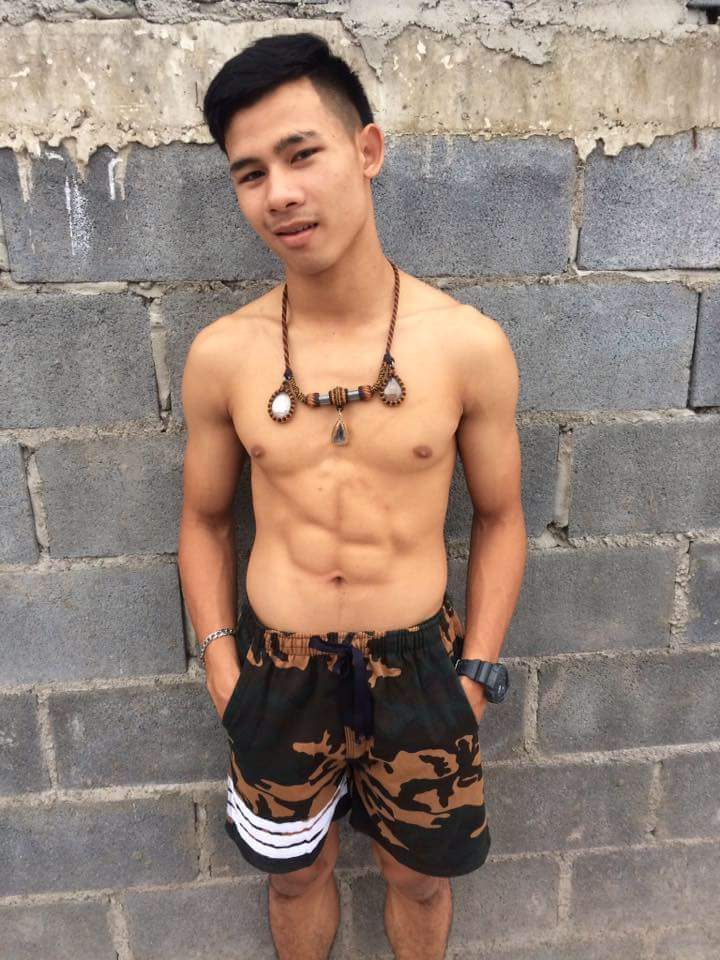 เลียจนแฉะลิ้น