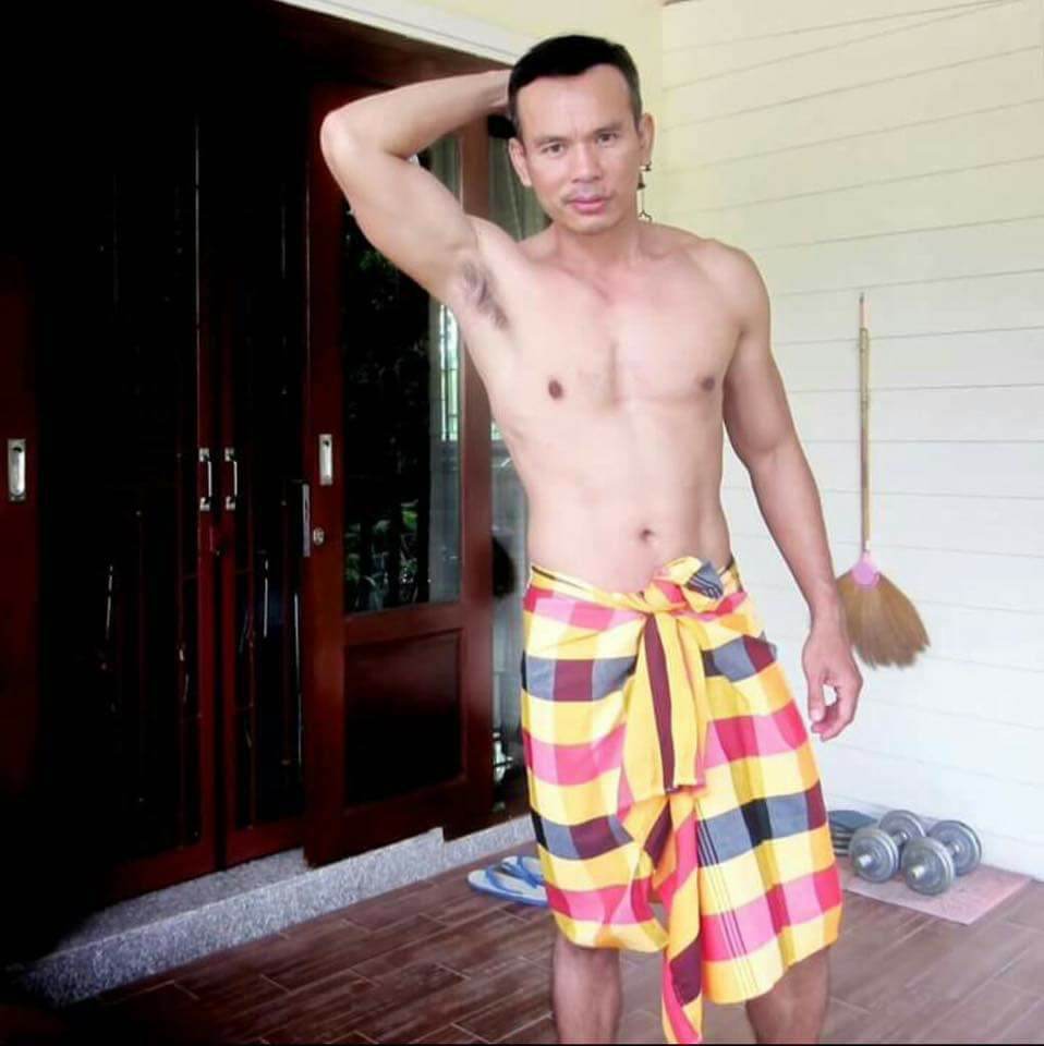 เลียจนแฉะลิ้น