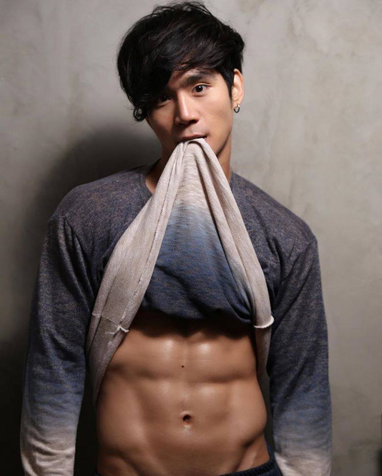 น้องเอิร์ล นายเเบบหุ่นเเซ่บ ใสๆ น่ารัก