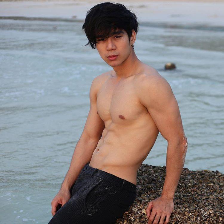 น้องเอิร์ล นายเเบบหุ่นเเซ่บ ใสๆ น่ารัก