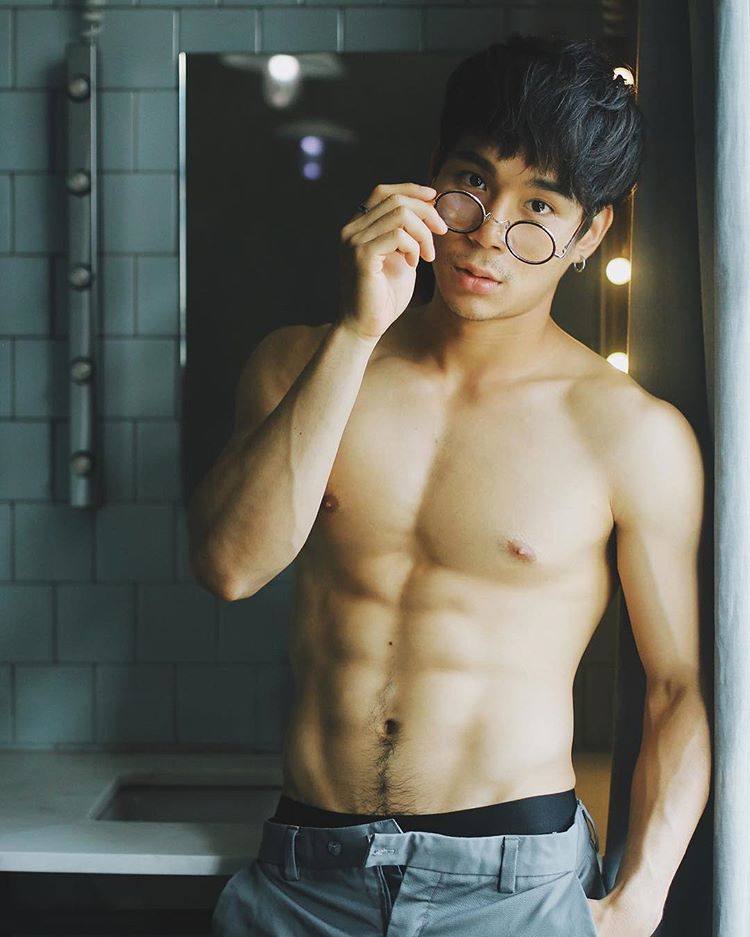 น้องเอิร์ล นายเเบบหุ่นเเซ่บ ใสๆ น่ารัก