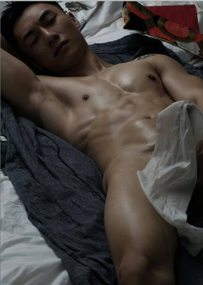 hot male 224 (18+)