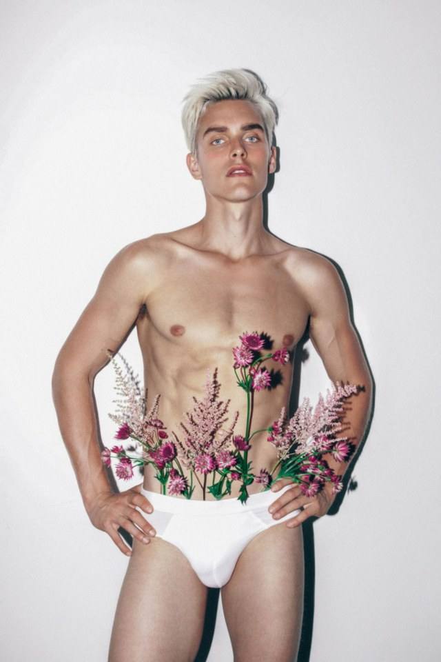 hot male 224 (18+)