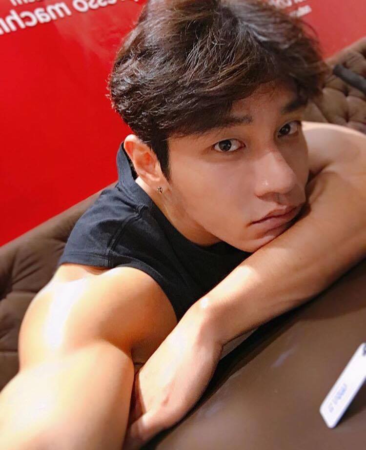 พี่เกาหุ่นน่าซบ ๓