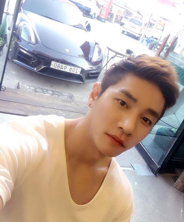 พี่เกาหุ่นน่าซบ ๓